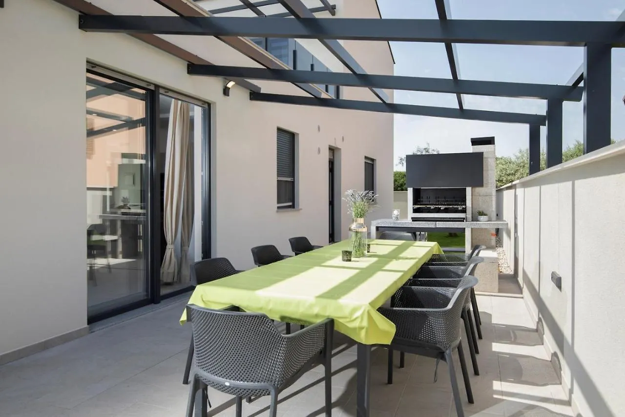 Villa Perle Póla